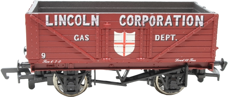 Bachmann 33-100Y British Railways 7 Plank Wagon Lincoln Corporation Red 9 Image