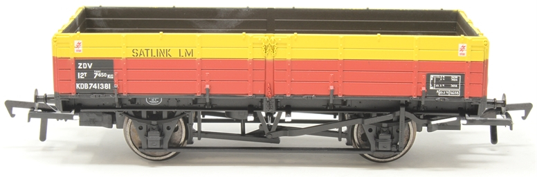 Bachmann 38-702Z British Railways 12T Pipe Wagon British Rail Railfreight Satlink Red & Yellow KDB741381 Image