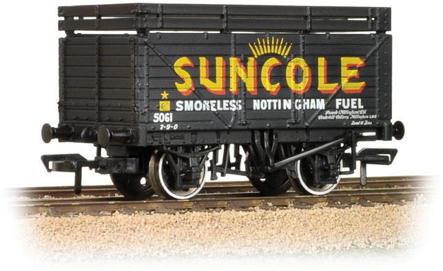 Bachmann 37-208 British Railways 8 Plank Wagon Suncole Suncole 5061 Image